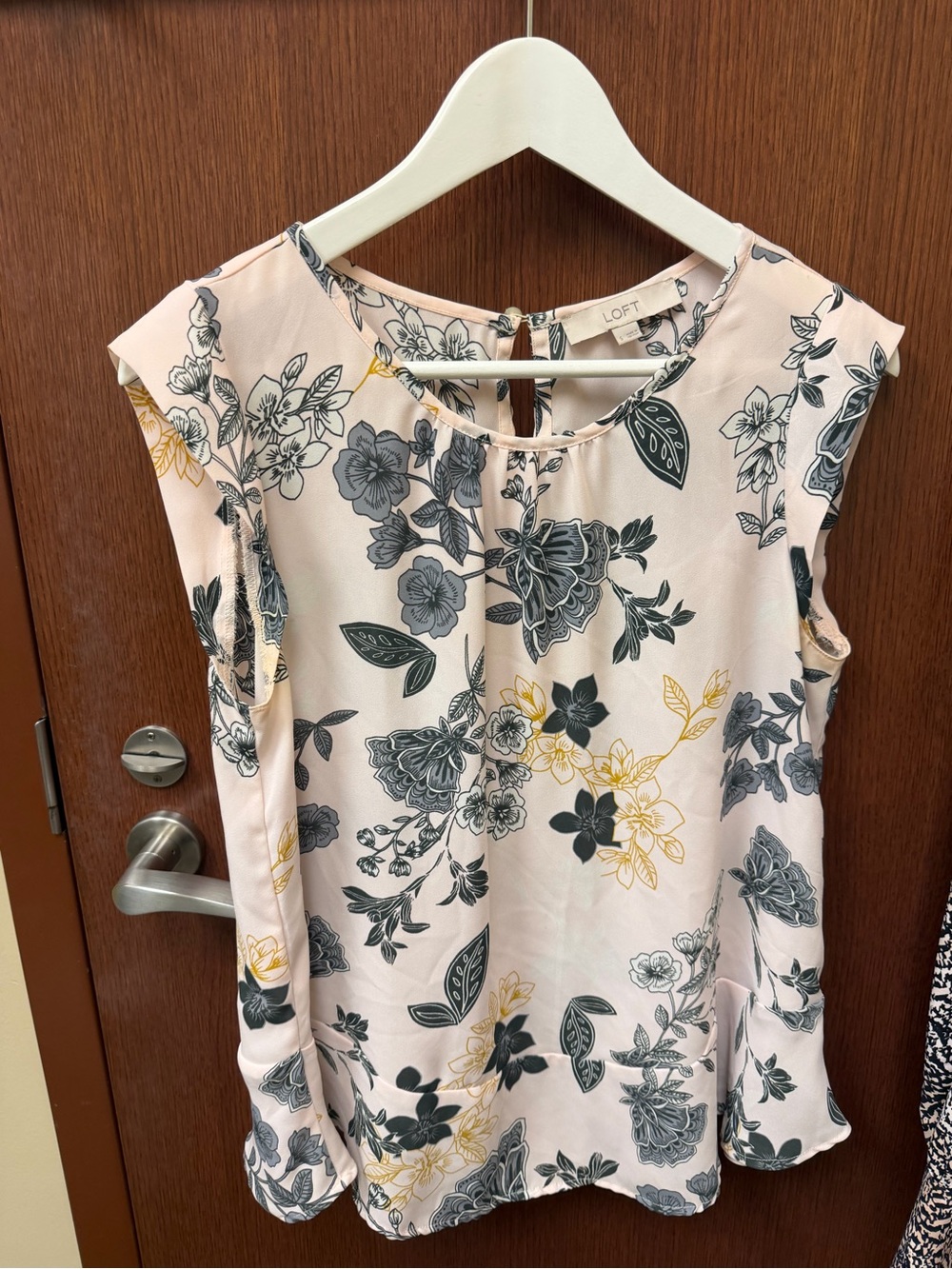 4 Small Blouse Bundle - Picture 9 of 13